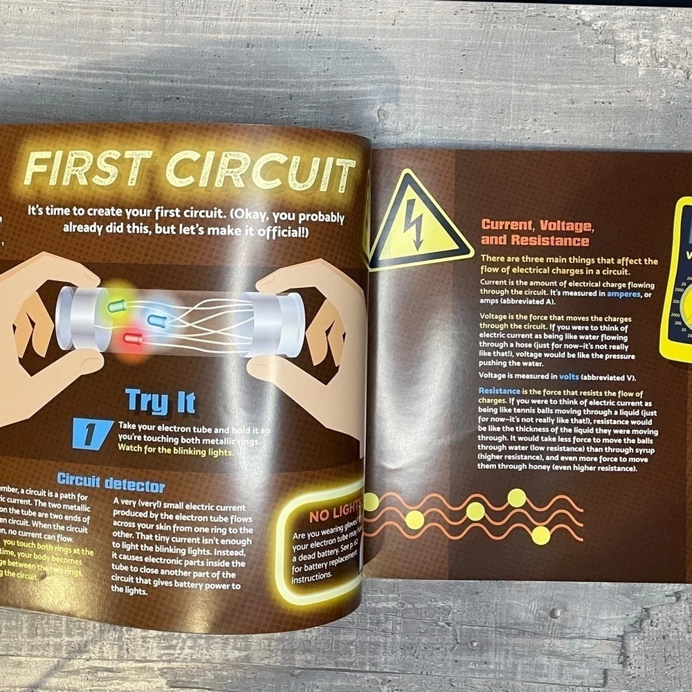 New Scholastic Circuit science book w tons of hands on activities